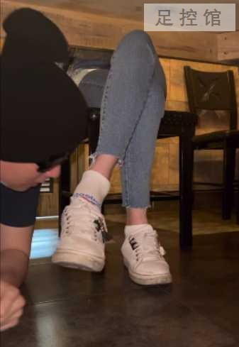 233354k037q47atju3fl35.jpg